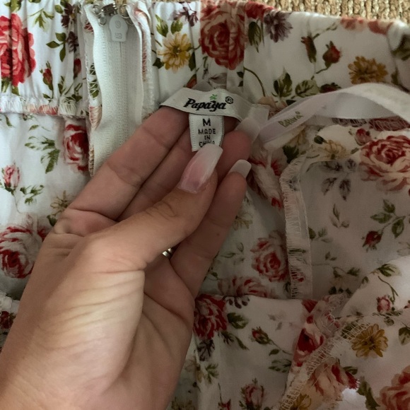 Floral Romper - Picture 2 of 5